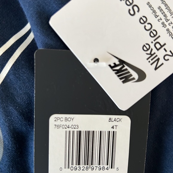 Nike - Picture 2 of 2